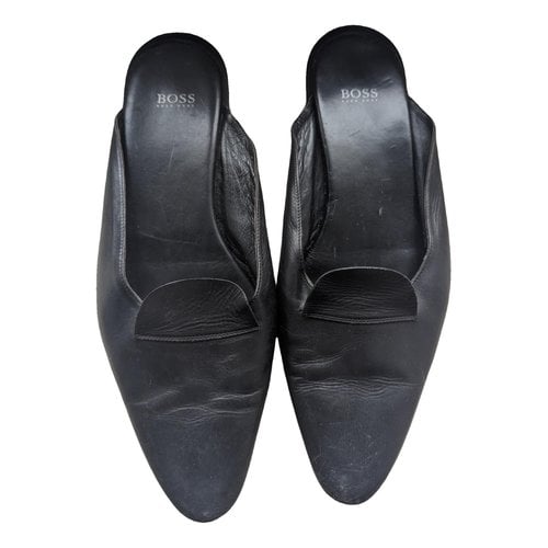Pre-owned Hugo Boss Leather Sandal In Black