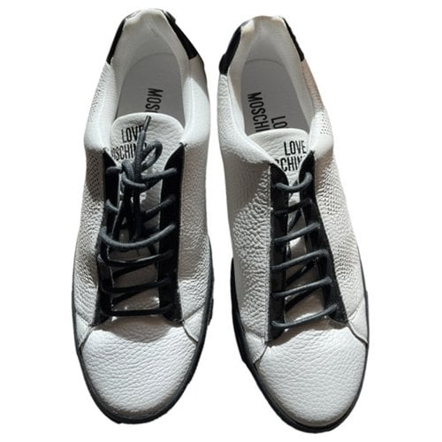 Pre-owned Moschino Love Leather Low Trainers In White
