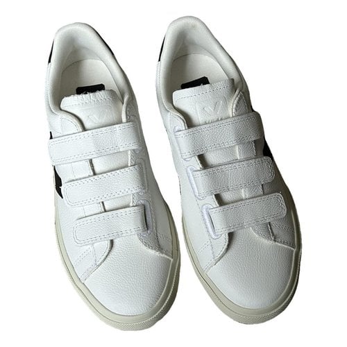Pre-owned Veja Vegan Leather Trainers In White