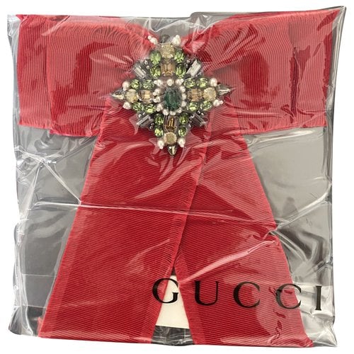 Pre-owned Gucci Pin & Brooche In Red