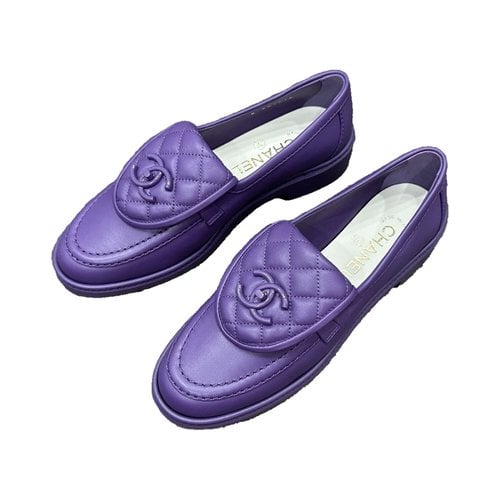 Pre-owned Chanel Leather Flats In Purple