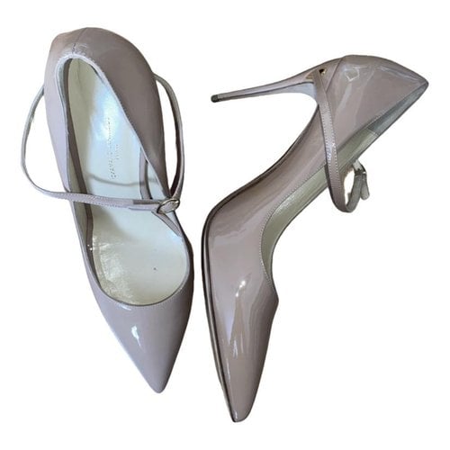 Pre-owned Jennifer Chamandi Patent Leather Heels In Beige