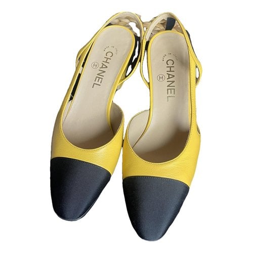 Pre-owned Chanel Slingback Leather Sandal In Yellow