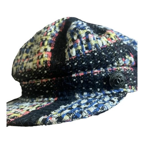 Pre-owned Chanel Wool Cap In Multicolour