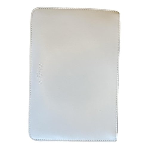 Pre-owned Alaïa Vegan Leather Clutch Bag In White