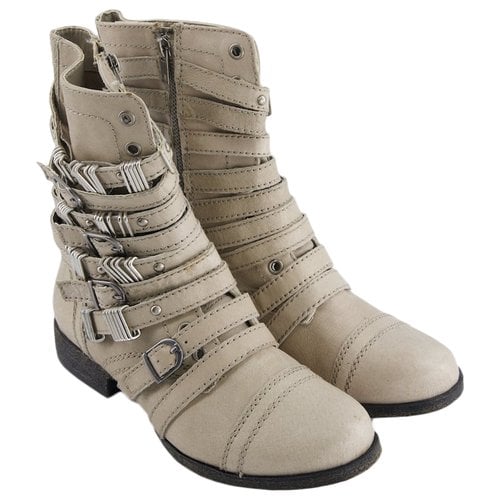 Pre-owned Steve Madden Leather Boots In Beige
