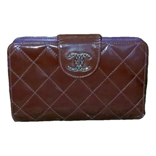 Pre-owned Chanel Timeless/classique Patent Leather Wallet In Burgundy