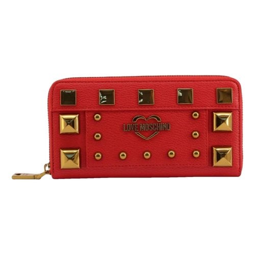Pre-owned Moschino Love Vegan Leather Wallet In Red