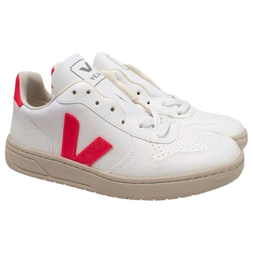 Pre-owned Veja Vegan Leather Trainers In White
