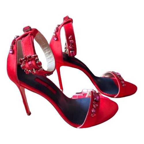 Pre-owned Carolina Herrera Tweed Heels In Red