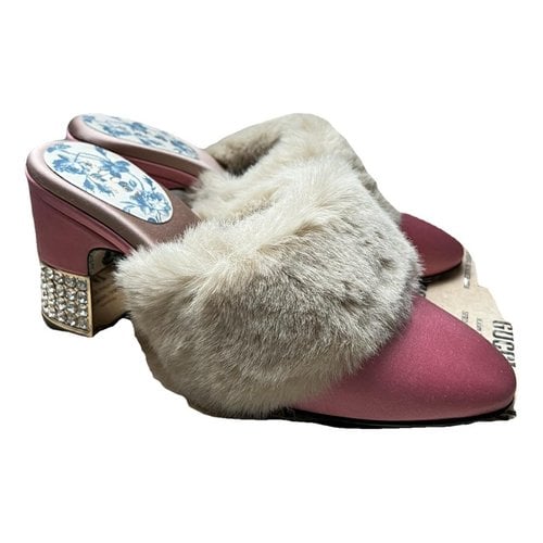 Pre-owned Gucci Faux Fur Mules & Clogs In Pink