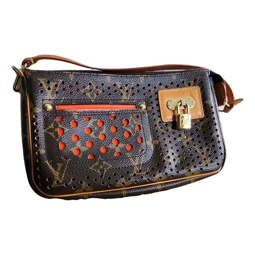 Pre-owned Louis Vuitton Pochette Accessoire Cloth Handbag In Orange