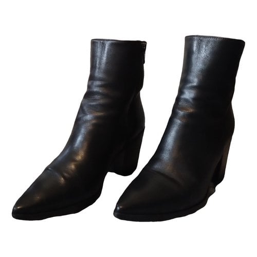 Pre-owned Anteprima Leather Boots In Black