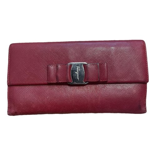 Pre-owned Ferragamo Leather Wallet In Red