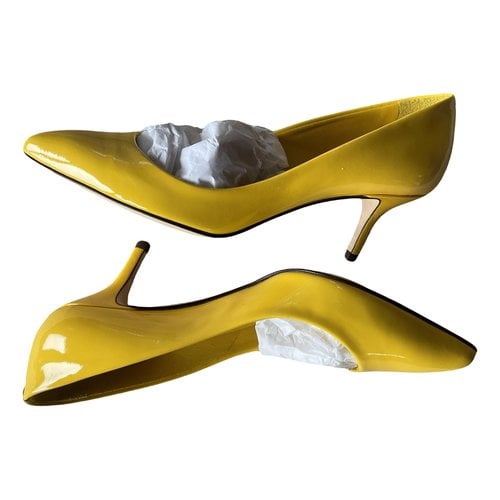Pre-owned Dolce & Gabbana Patent Leather Heels In Yellow