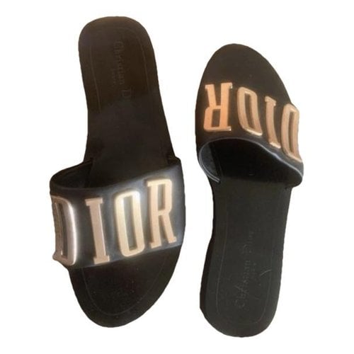 Pre-owned Dior Leather Flip Flops In Black