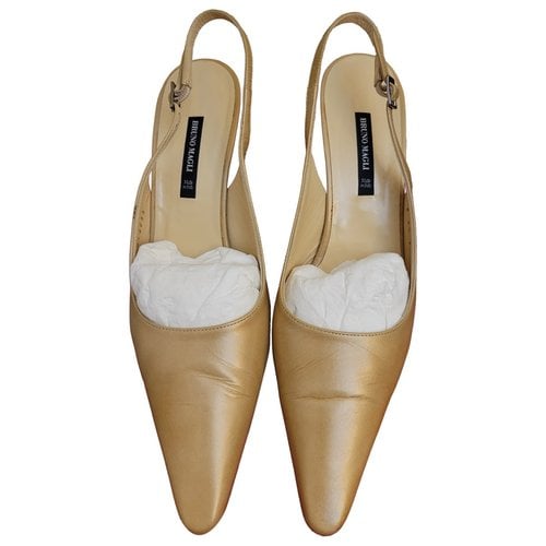 Pre-owned Bruno Magli Leather Heels In Camel
