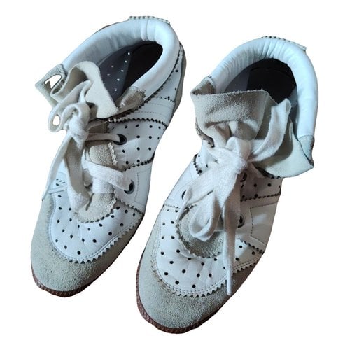 Pre-owned Isabel Marant Étoile Leather Trainers In Ecru