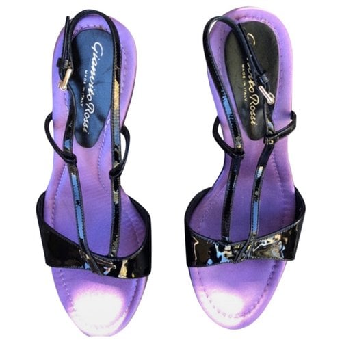 Pre-owned Gianvito Rossi Leather Sandals In Purple