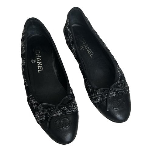 Pre-owned Chanel Tweed Ballet Flats In Black