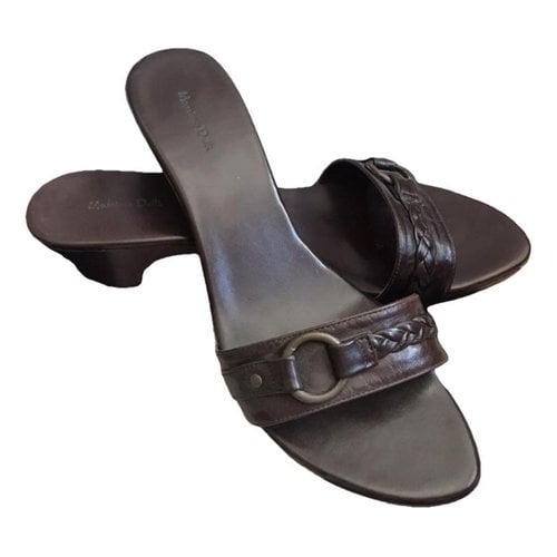 Pre-owned Massimo Dutti Leather Mules & Clogs In Brown