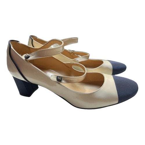 Pre-owned Chanel Patent Leather Ballet Flats In Beige