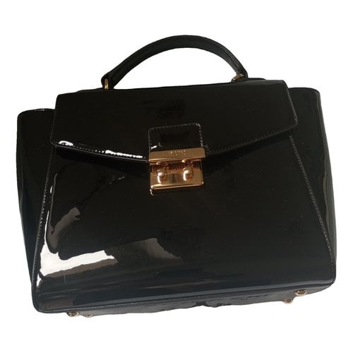 Pre-owned Pomikaki Patent Leather Handbag In Black