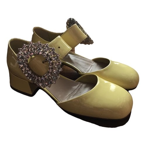 Pre-owned Miu Miu Patent Leather Heels In Yellow