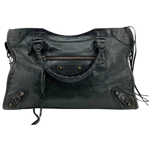 Pre-owned Balenciaga City Leather Crossbody Bag In Black