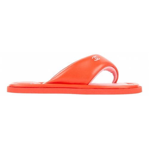 Pre-owned Chanel Leather Flip Flops In Red