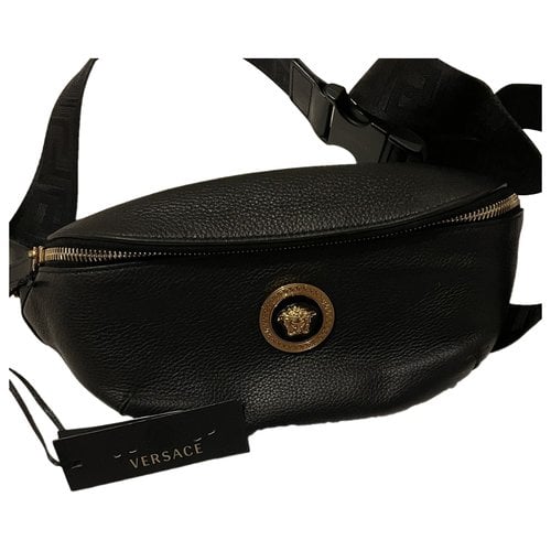 Pre-owned Versace La Medusa Leather Small Bag In Black