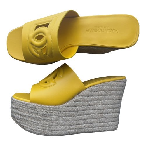 Pre-owned Dolce & Gabbana Leather Mules & Clogs In Yellow