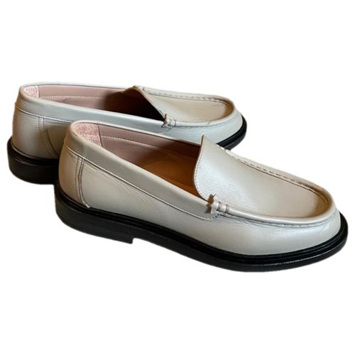 Pre-owned Legres Leather Flats In Beige