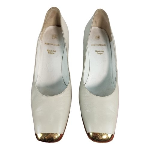 Pre-owned Bruno Magli Leather Heels In White