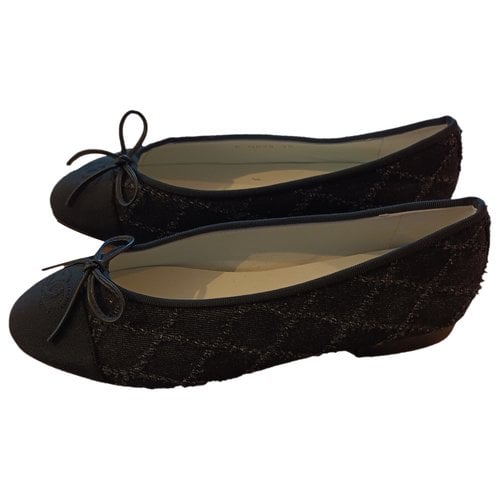Pre-owned Chanel Cloth Ballet Flats In Navy