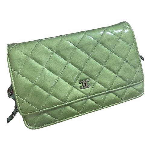 Pre-owned Chanel Wallet On Chain Timeless/classique Patent Leather Crossbody Bag In Green