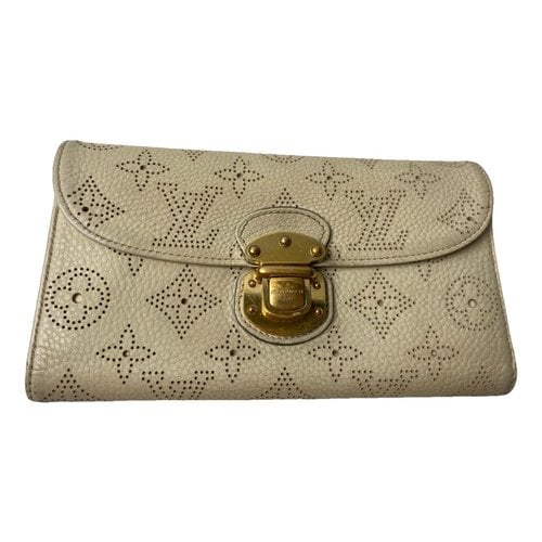 Pre-owned Louis Vuitton Mahina Leather Wallet In White
