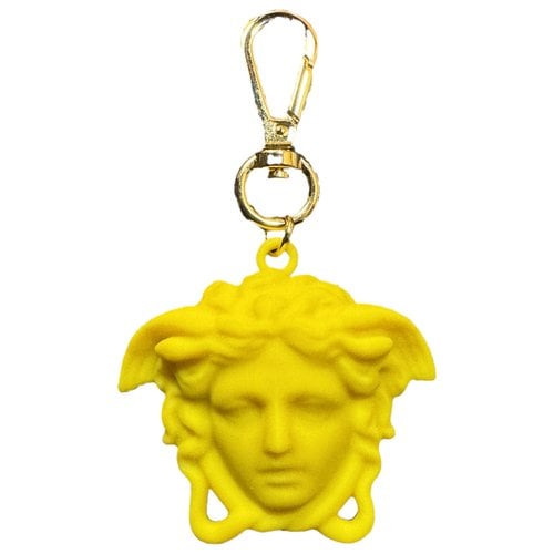 Pre-owned Versace La Medusa Key Ring In Yellow
