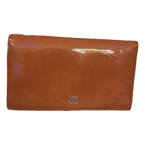 Pre-owned Chanel Patent Leather Wallet In Orange