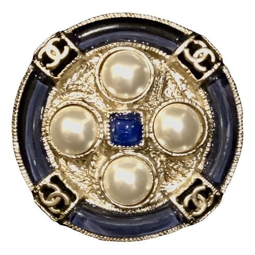Pre-owned Chanel Pin & Brooche In Blue