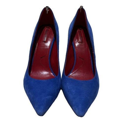 Pre-owned Cesare Paciotti Heels In Blue