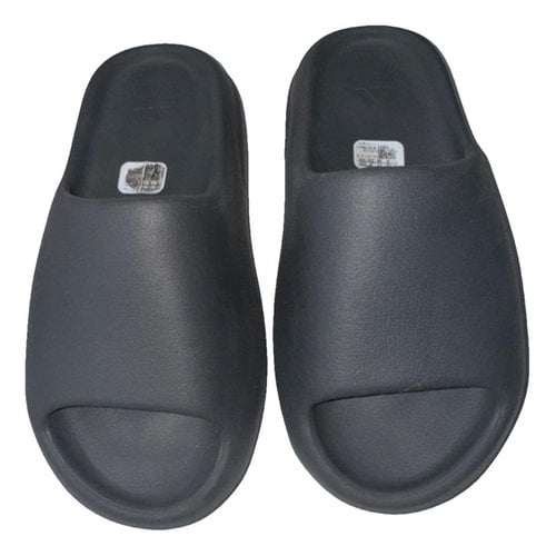 Pre-owned Yeezy X Adidas Slide Sandals In Grey