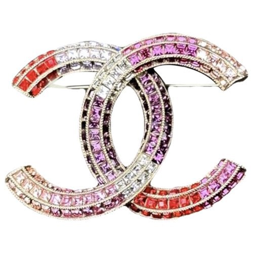 Pre-owned Chanel Cc Pin & Brooche In Pink