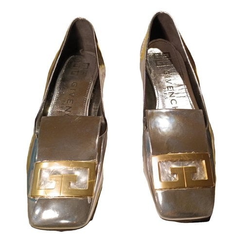 Pre-owned Givenchy Leather Flats In Silver