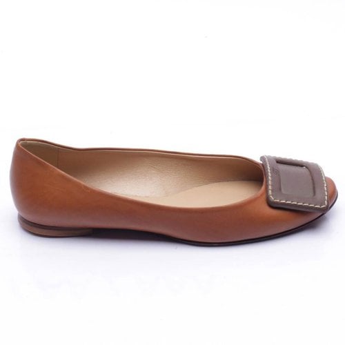 Pre-owned Roger Vivier Leather Flats In Brown