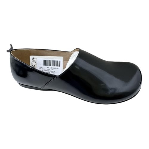 Pre-owned Loewe Leather Flats In Black