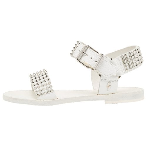Pre-owned Zadig & Voltaire Patent Leather Sandal In White