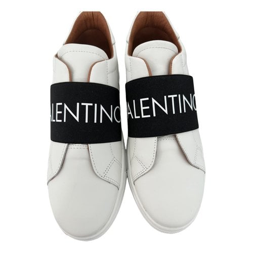 Pre-owned Valentino By Mario Valentino Leather Trainers In White