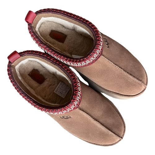 Pre-owned Ugg Leather Mules & Clogs In Camel