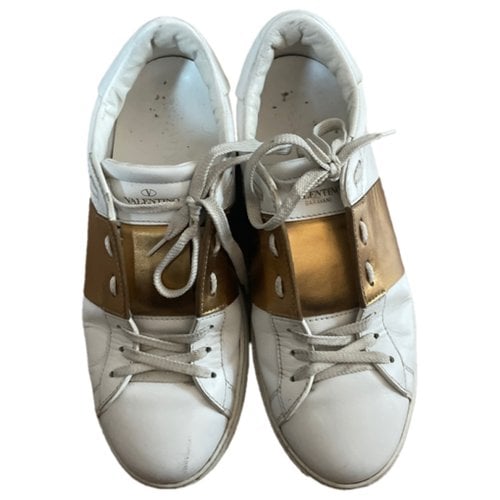 Pre-owned Valentino Garavani Open Leather Trainers In Gold